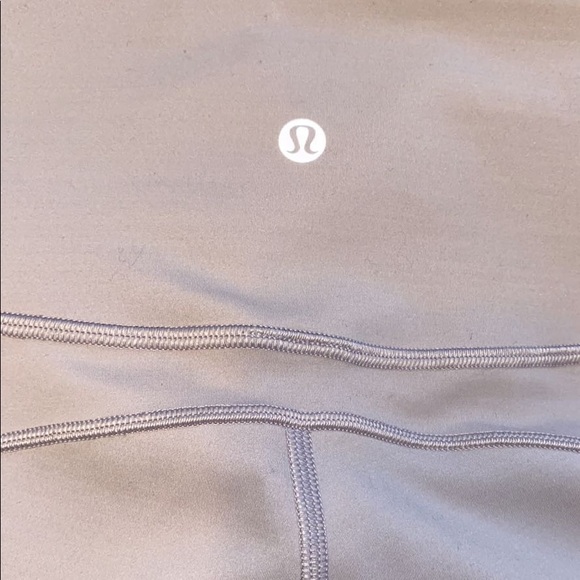 Lululemon leggings size 4 - Picture 5 of 8